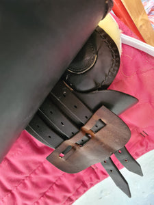 Used 17.5" medium fit half panel saddle FREE POSTAGE🔵