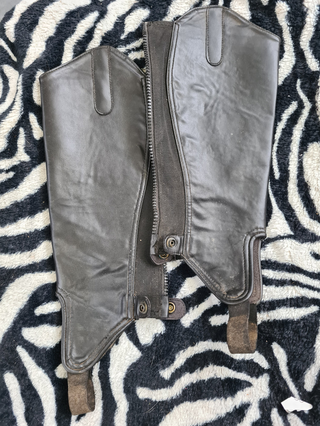 Used shires adults small leather chaps FREE POSTAGE🟢
