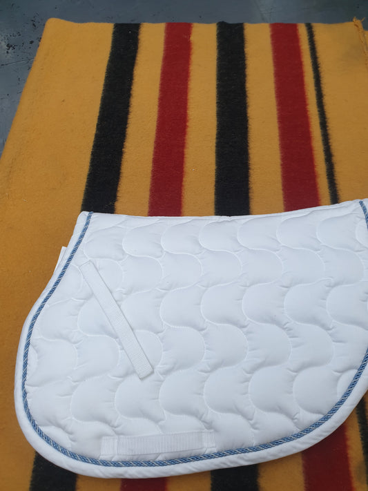 NEW white Ami-cell full size saddle pad FREE POSTAGE ✅