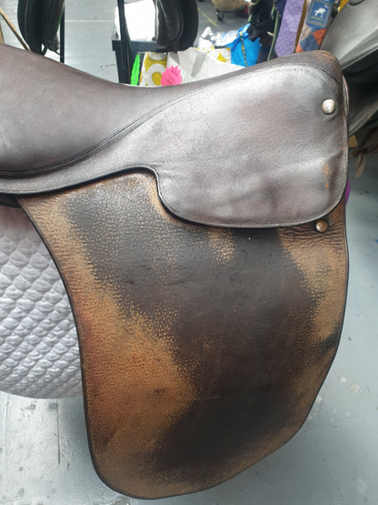 Robinsons brown medium leather saddle 17.5" FREE POSTAGE 🔵