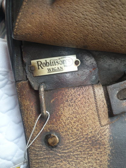 Robinsons brown medium leather saddle 17.5" FREE POSTAGE 🔵