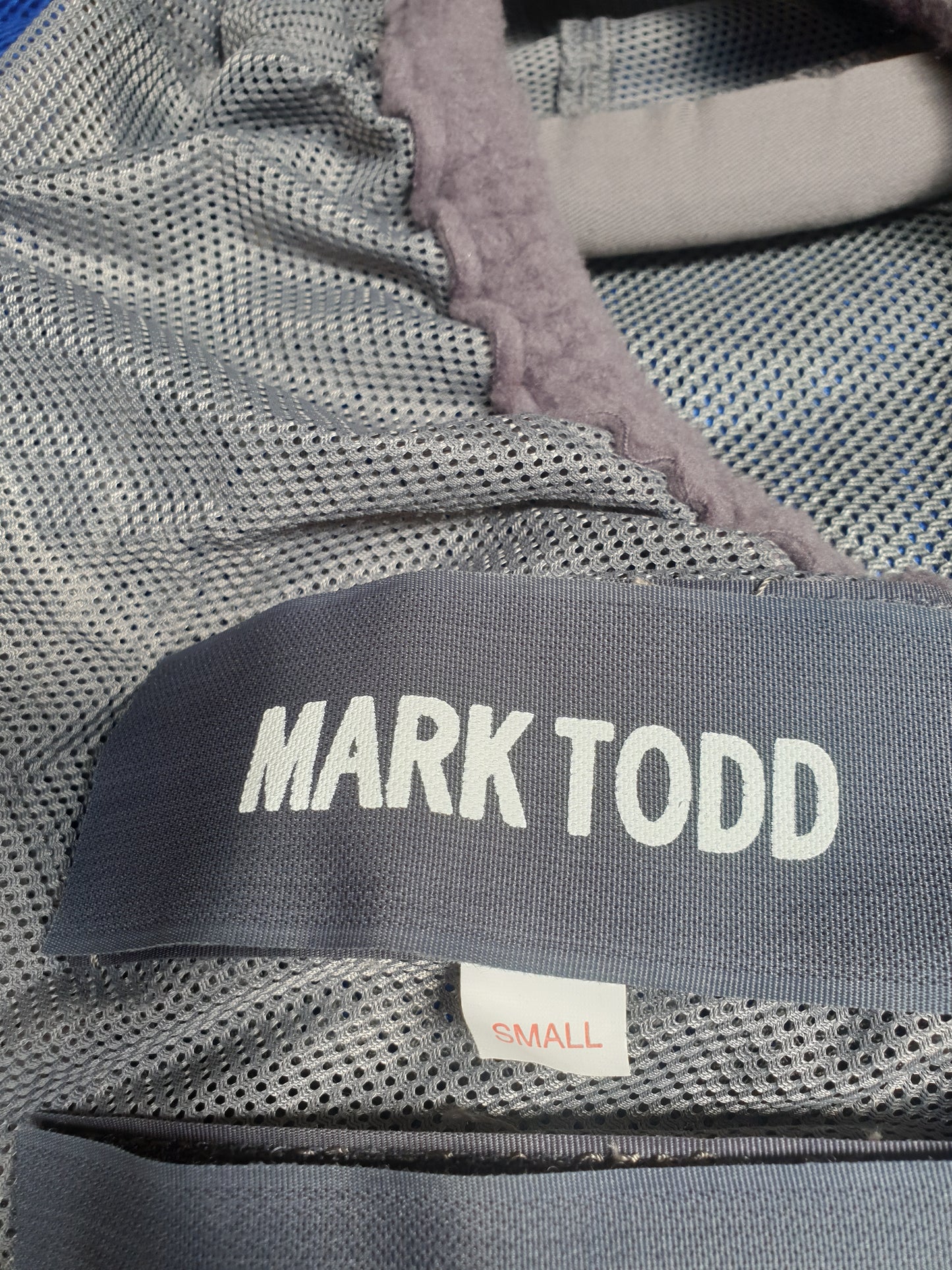 NEW Mark Todd silver small size fly mask FREE POSTAGE 🟢