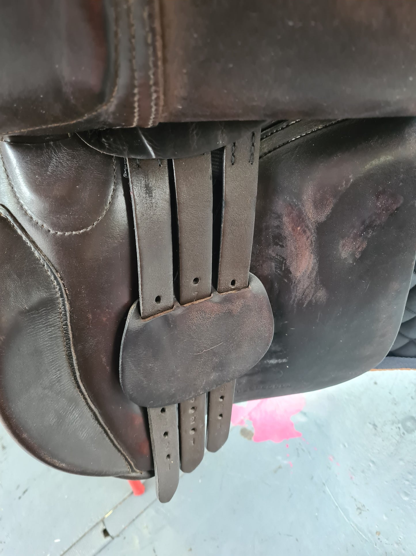 Village saddlery 17" Medium leather GP saddle