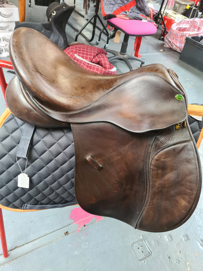 Village saddlery 17" Medium leather GP saddle