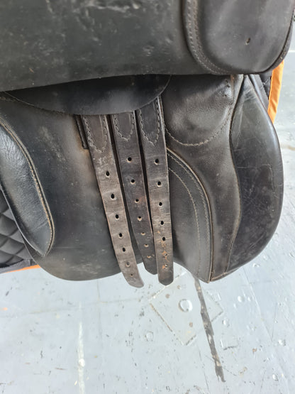 Crosby 17.5" leather GP medium Wide saddle FREE POSTAGE 🔵
