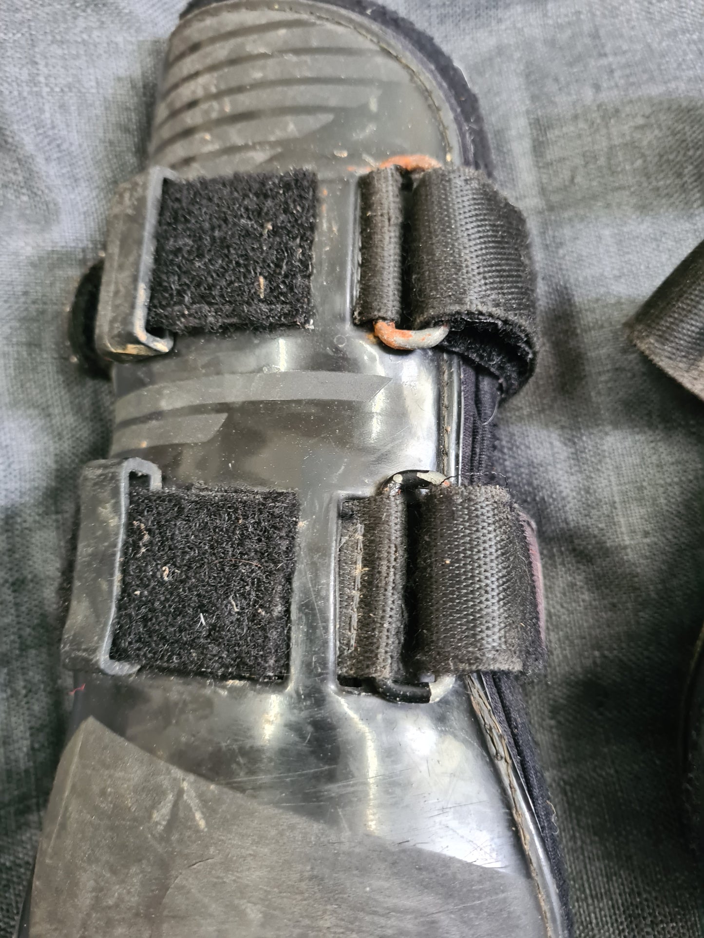 Used VEREDUS cob size black hard shell tendon boots