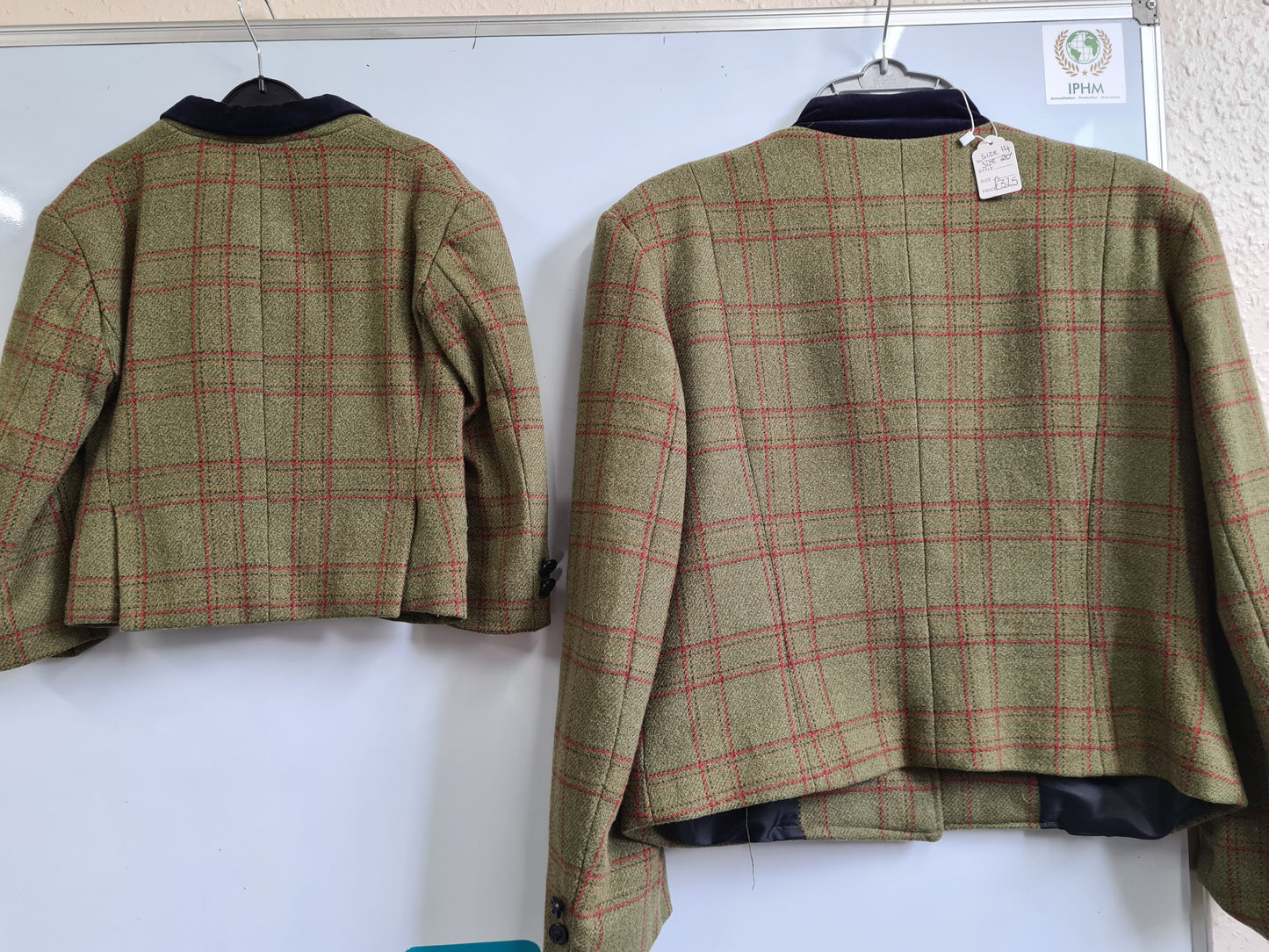 100% wool Green Lead rein show jacket set ladies size 14 and childs size 20" FREE POSTAGE 🔵