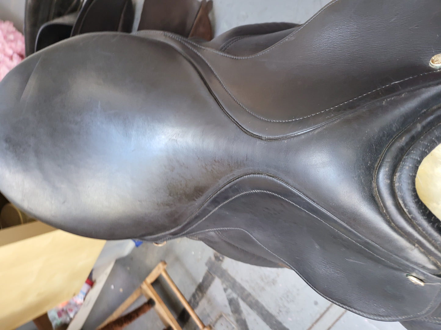 17" Antill Gp black med fit saddle🔵