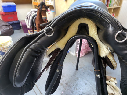 18" Petsafe X-wide Synthenic saddle FREE POSTAGE 🔵