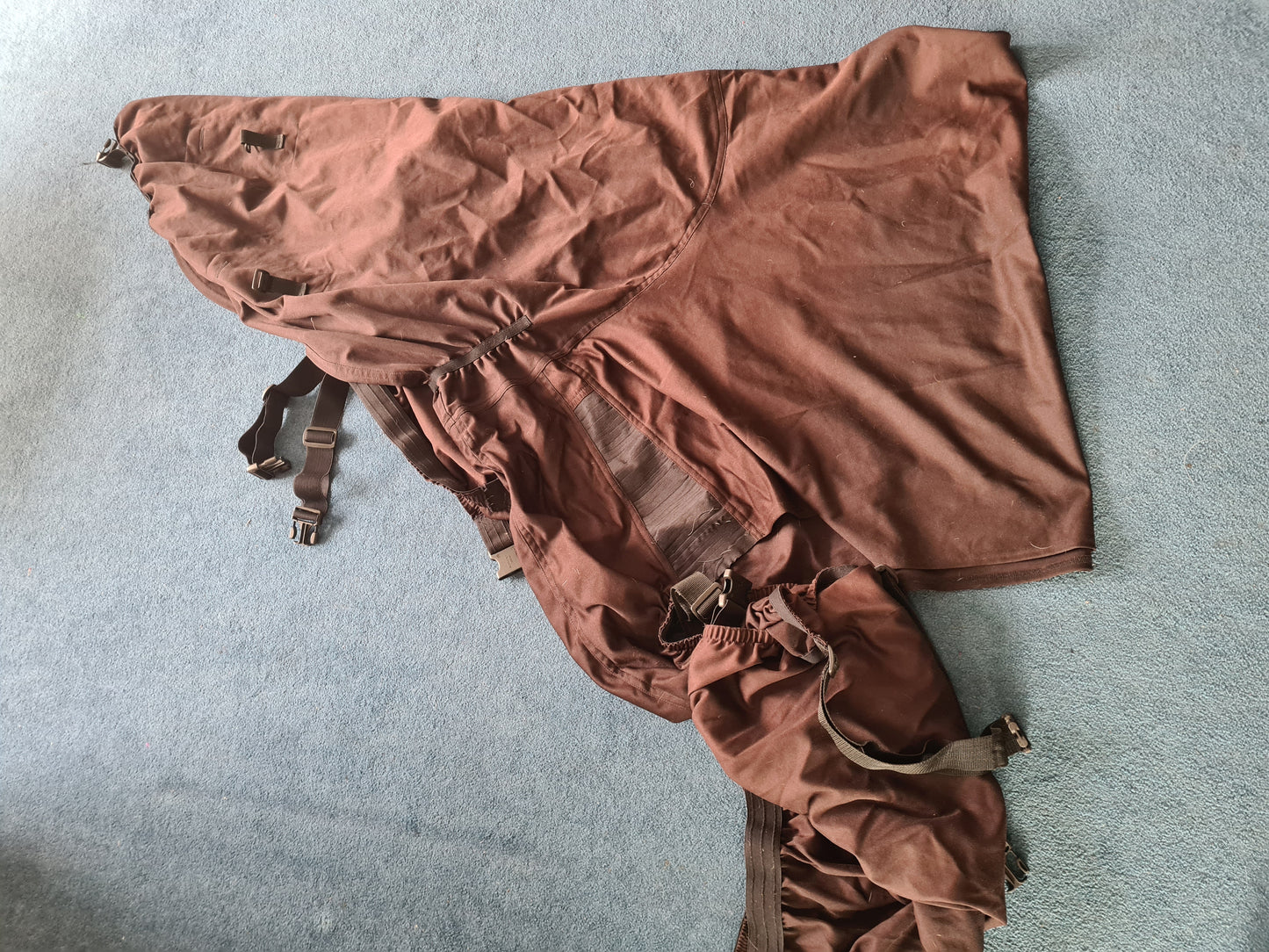 Used great condition sweet itch snuggy hood rug full size 6'6-6'9 dark brown FREE POSTAGE 🟢