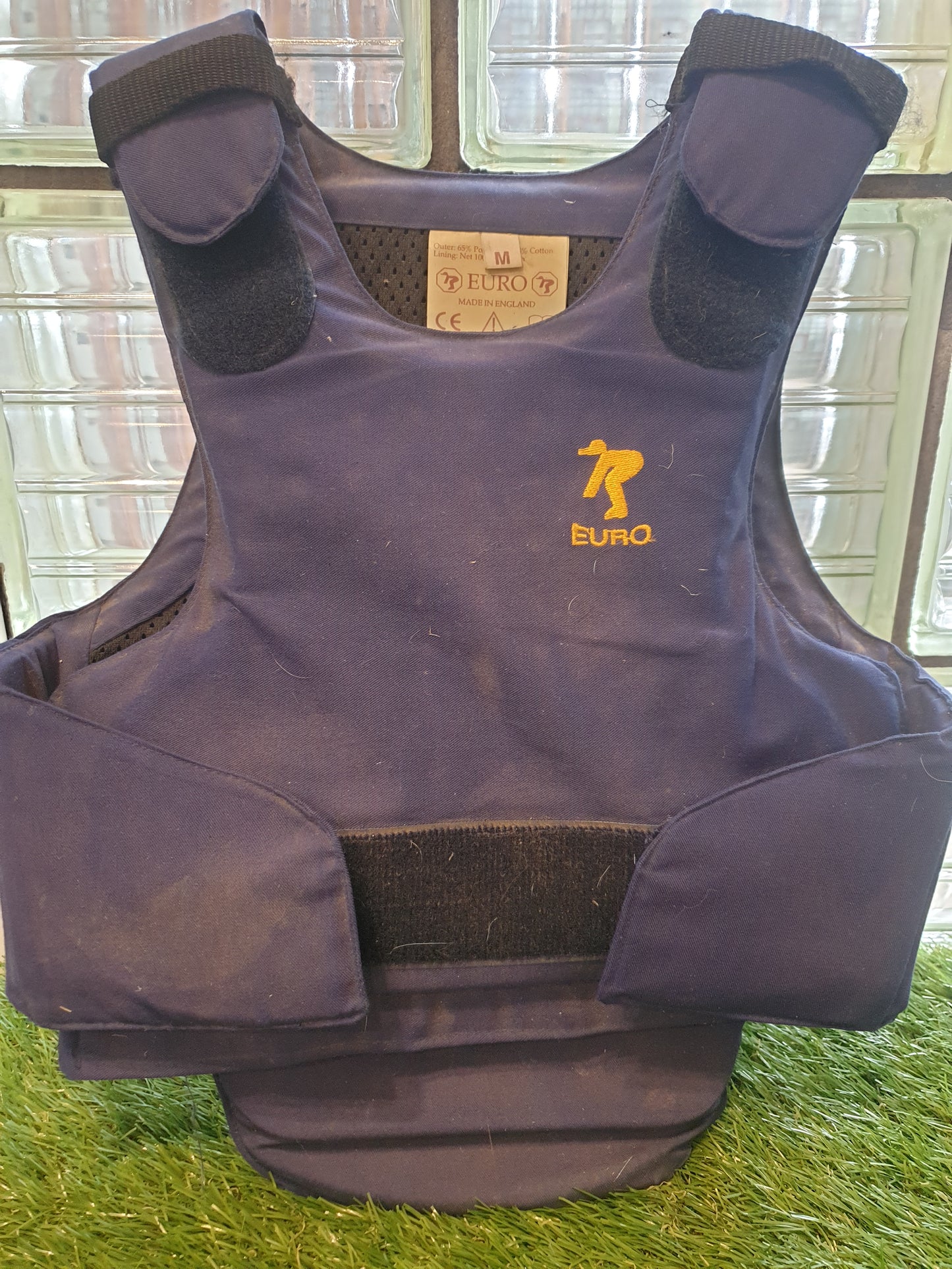 euro childs M body protector navy FREE POSTAGE ❤️