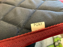 Navy saddle cloth with burgundy trim. Size pony. FREE DELIVERY