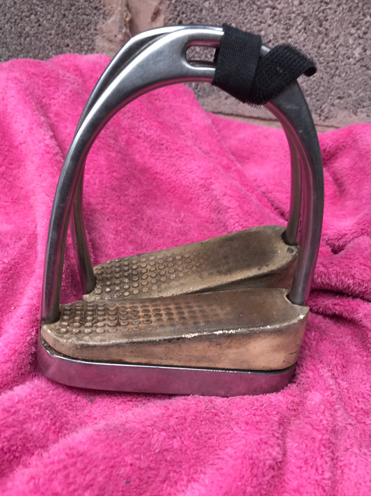 Balanced stirrups, 4-1/4”