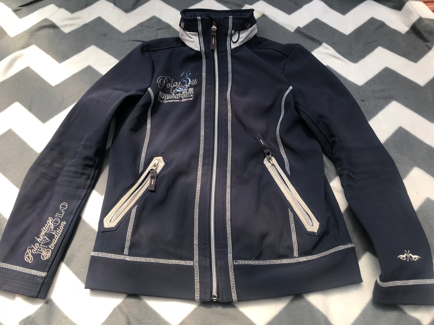 Hv polo navy zip up jacket size small FREE POSTAGE