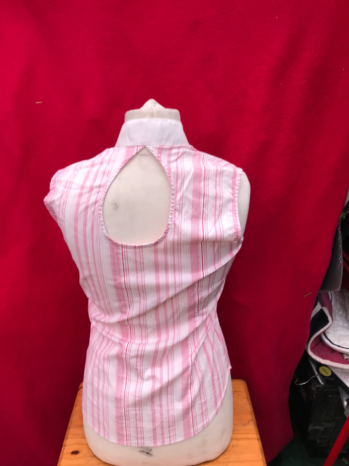 pink Equetech sleeveless shirt size: 12 (FREE POSTAGE)