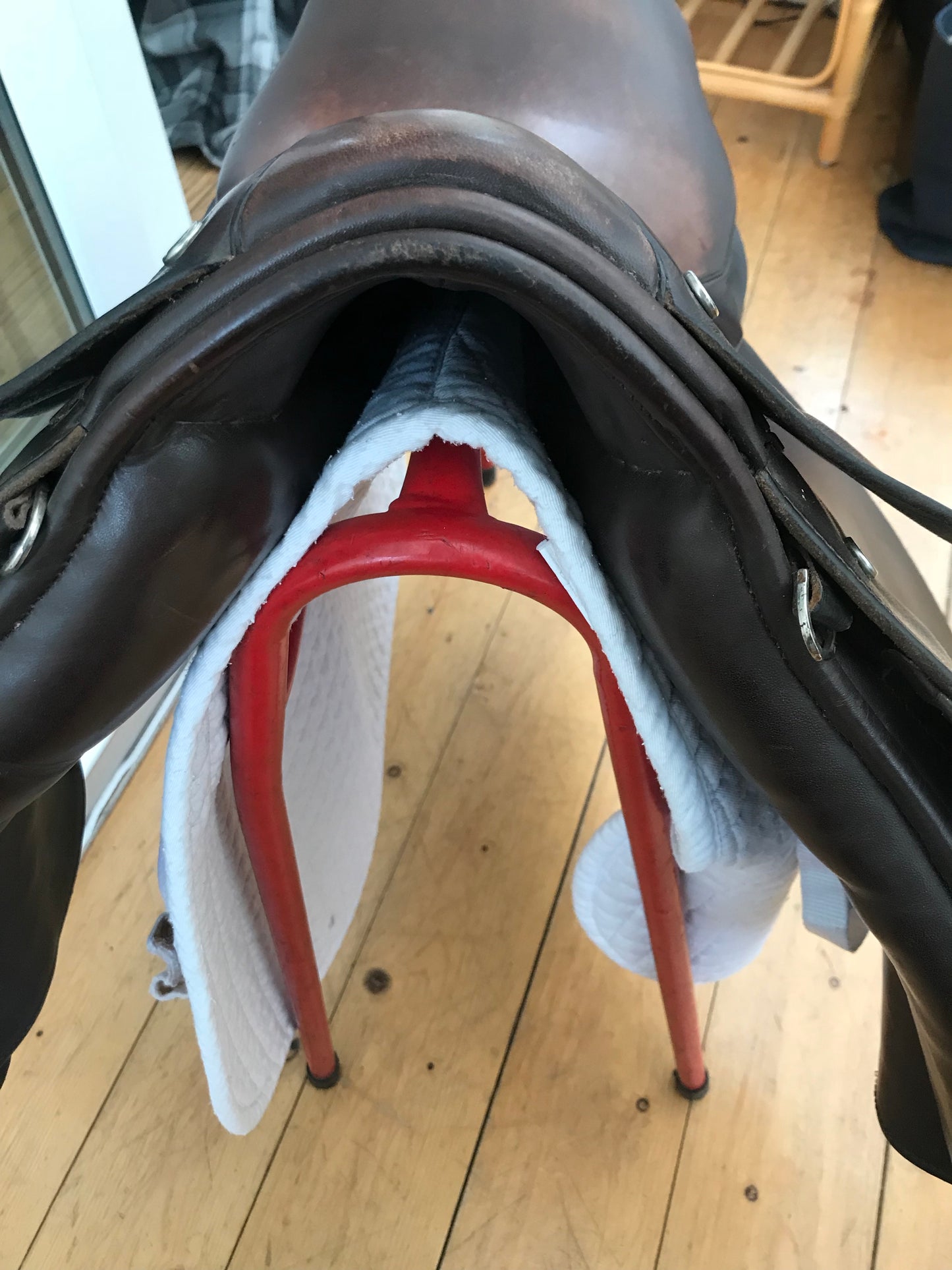 16” brown English leather working hunter saddle FREE POSTAGE ✅*