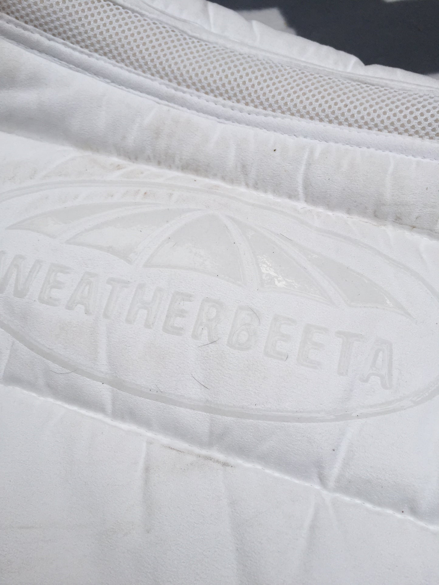 Weatherbeeta white saddle cloth full size thick padded FREE POSTAGE