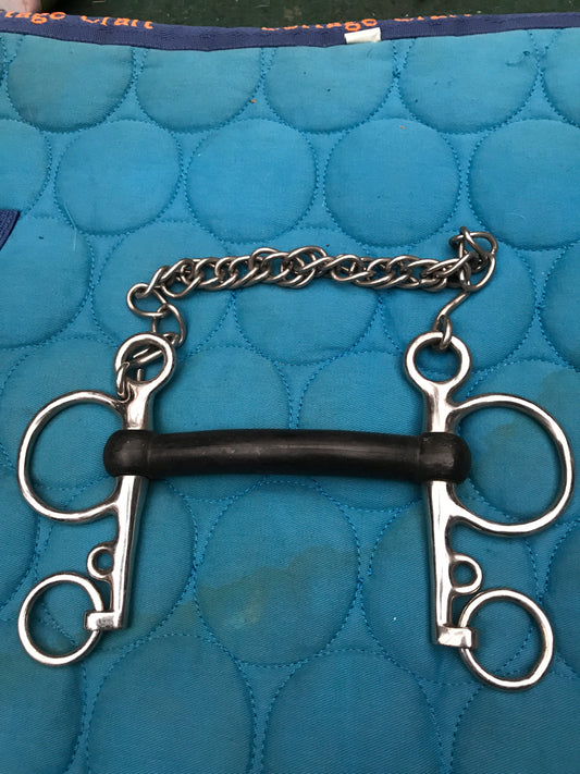 Vulcanite Mullen mouth pelham bit with chain size: 4-1/2”