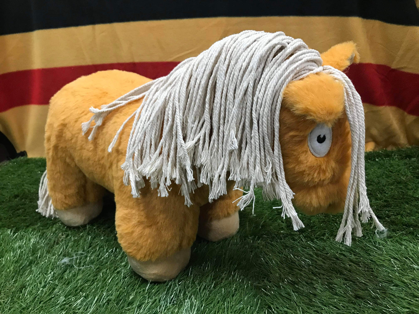 New crafty ponies chestnut flaxen mane and tail