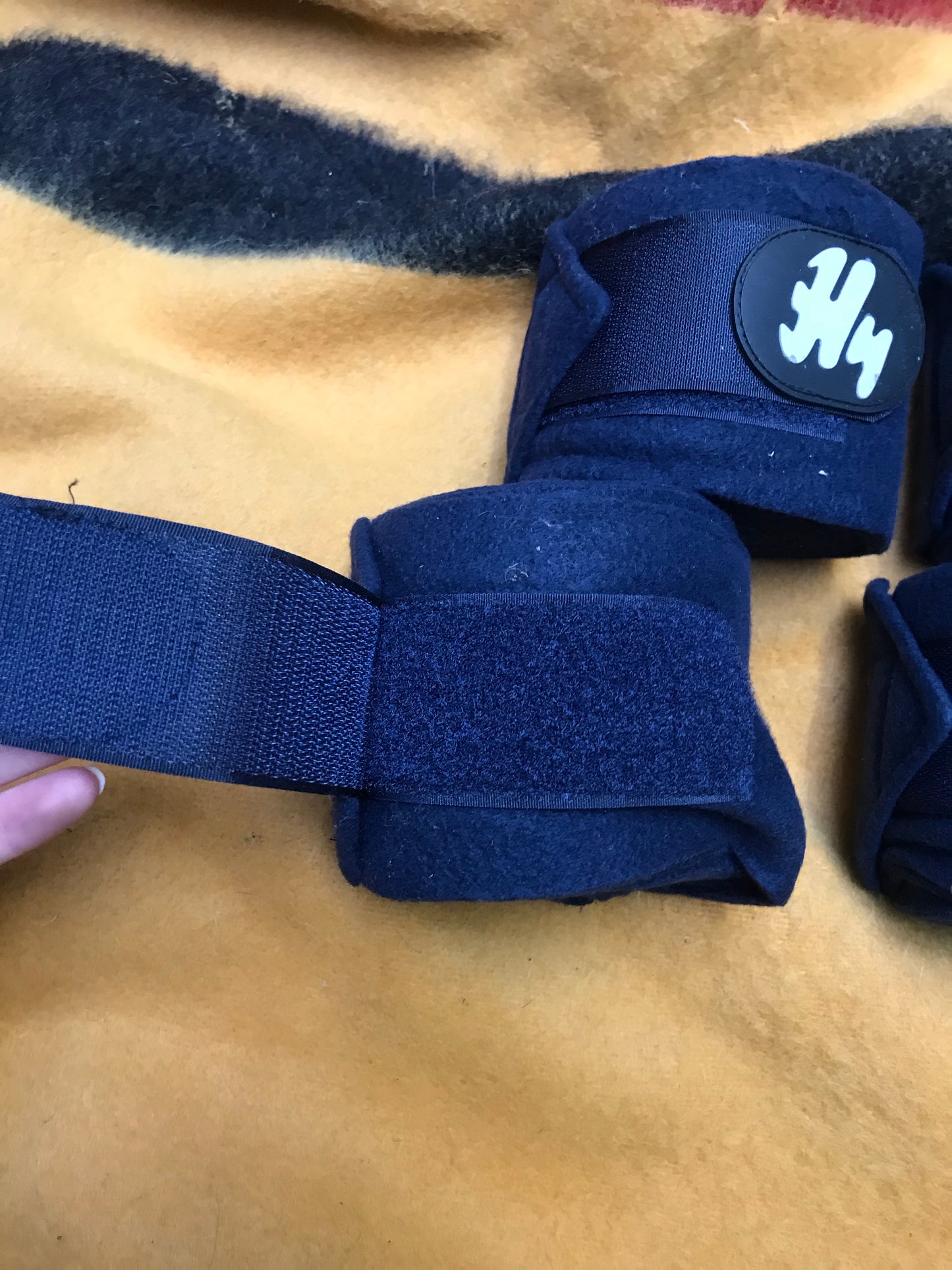 HY navy fleece bandages with tail bandage FREE POSTAGE ✅