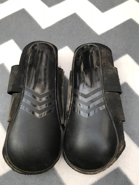 Aerox black brushing boots approx cob size