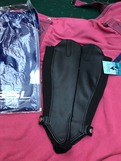 Shires NEW Synthenic leather  chaps Extra small ✅️