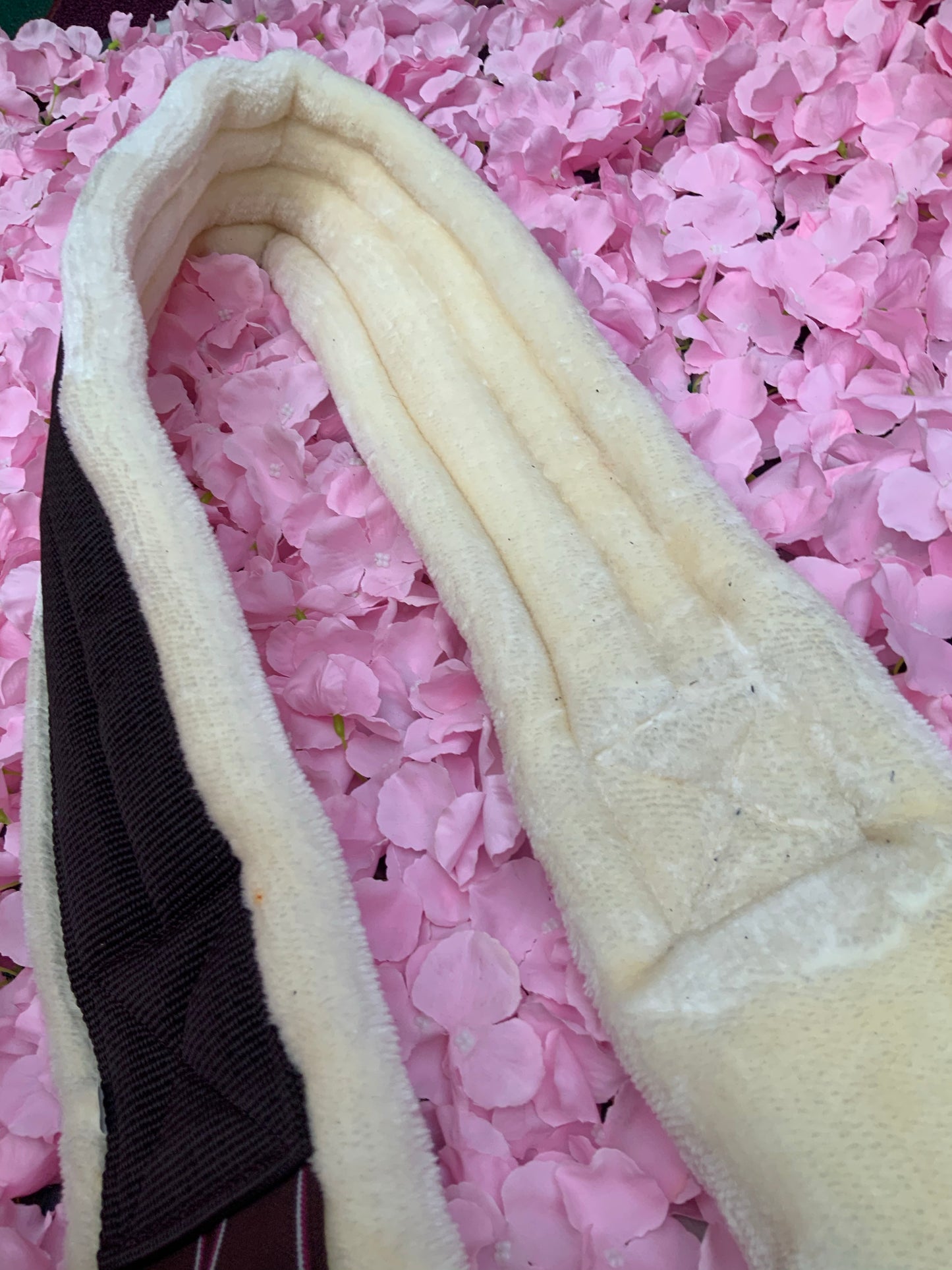 New brown deluxe cream sheepskin girth with brown cotton in 60” (FREE POSTAGE)