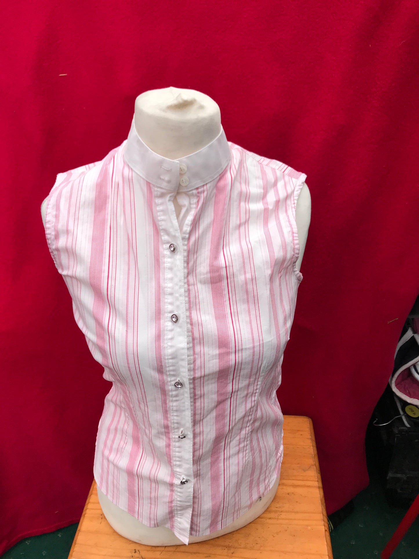 pink Equetech sleeveless shirt size: 12 (FREE POSTAGE)