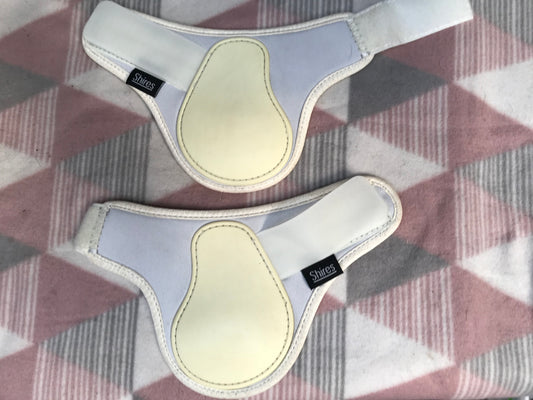 NEW Shires white fetlock boots size small