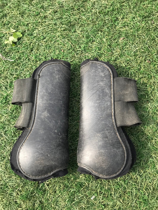 Black full size tendon boots