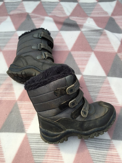 Snow/mucker boots childrens size 8 FREE POSTAGE *