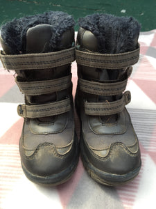 Snow/mucker boots childrens size 8 FREE POSTAGE *