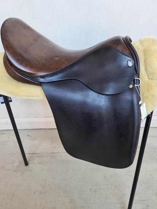 17" GFS brown Working Hunter saddle Wide fit
